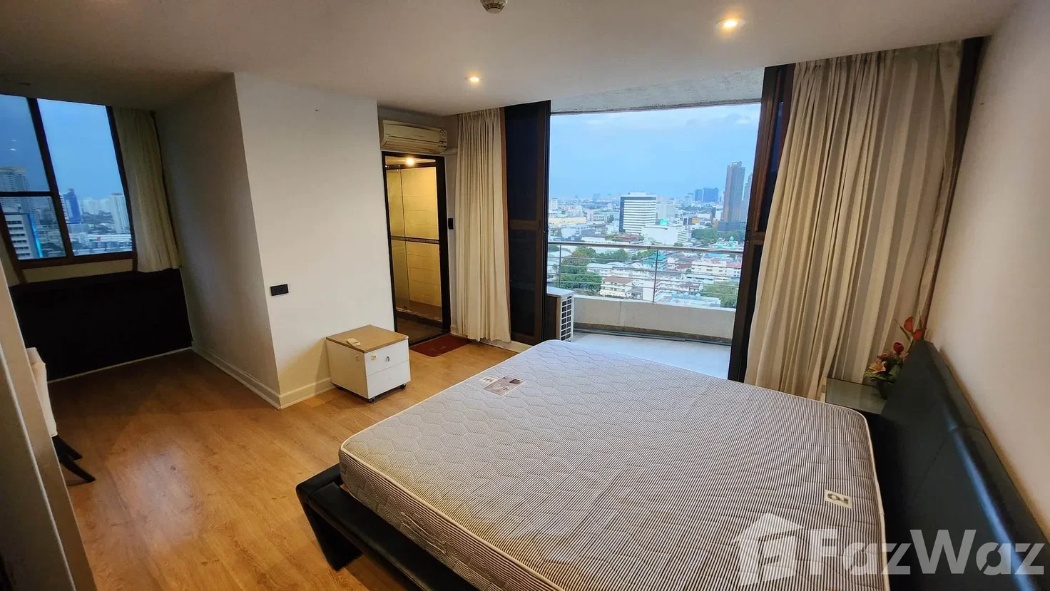 รูป คอนโดให้เช่า 3 ห้องนอน ในโครงการ ศุภาลัย เพลส 1361058 - รูปที่ 11/12