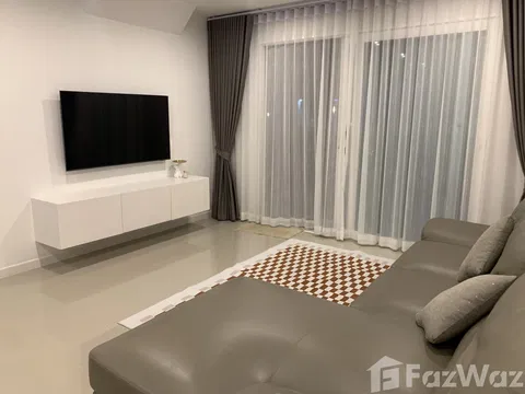 Decorated in a Minimalist Europe & Japanese Style