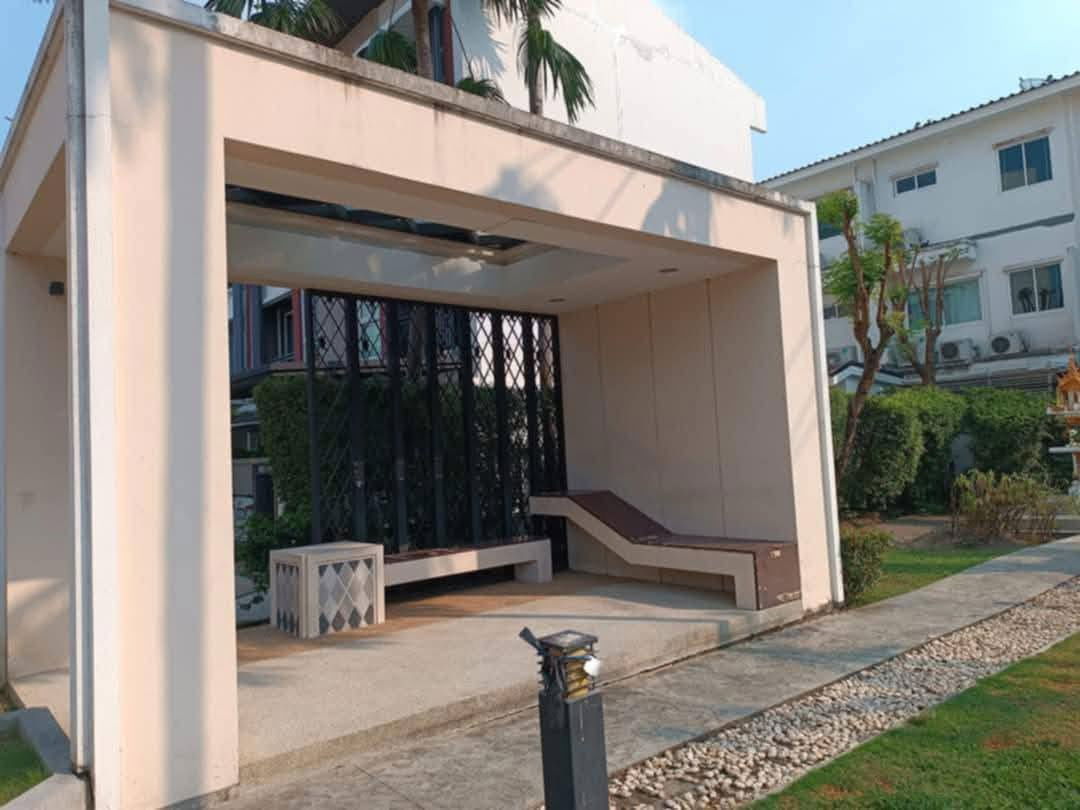 picture Baan Klang Muang Chokchai 4, price 30,900 baht/month. Interested parties, please contact 089-4282491, 084-6283752, or add us on Line @rghome4u - 6/20