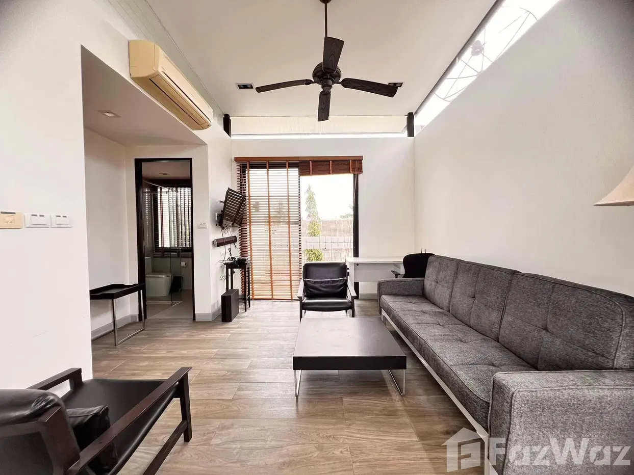 picture 3 bedroom townhouse located in Laguna area. - 20/23