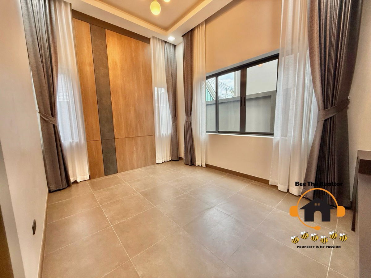 picture Luxury Pool Villa for Sale – Mabprachan Area - 25/29