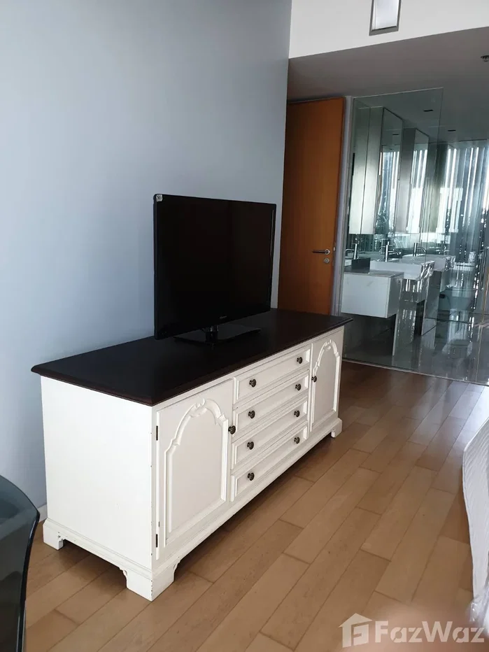 picture Highest 3 bedrooms unit, unblocked view 1372726 - 10/13