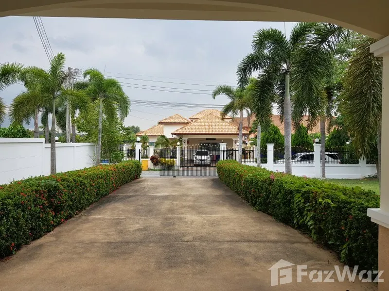 picture 4 Bedroom Villa for sale at Lakeside Court - 18/48