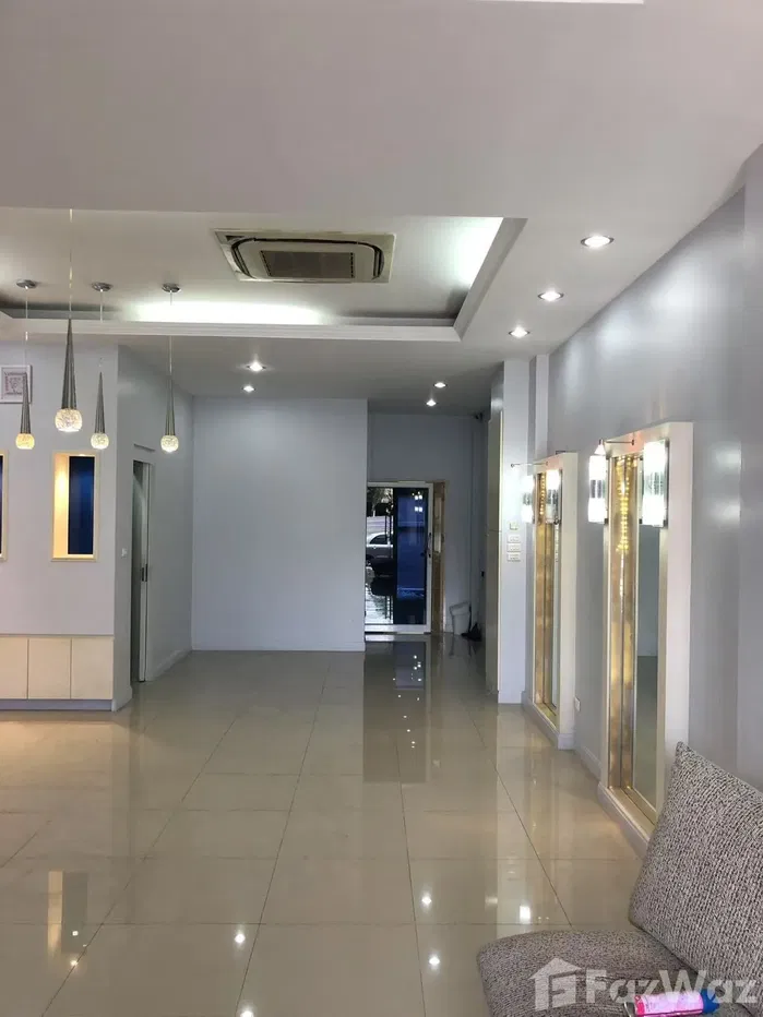 picture 5 Bedroom Villa for sale in Chalong, Phuket - 13/18