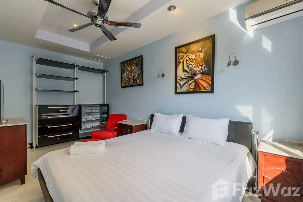 picture Stunning seaview townhouse with shared pool and garden. - 26/30