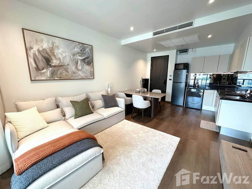 picture Big 1 Bed, 1 bath - 1/12