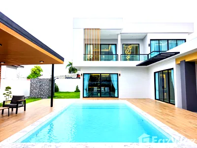 Houses for sale Thep Prasit Road : Move-in Ready by April 2025