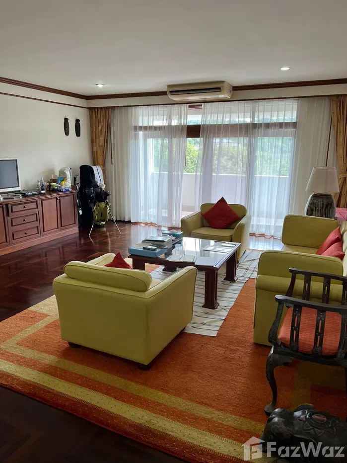 picture Golf-View 3 Bedroom Freehold Condo - 2/47