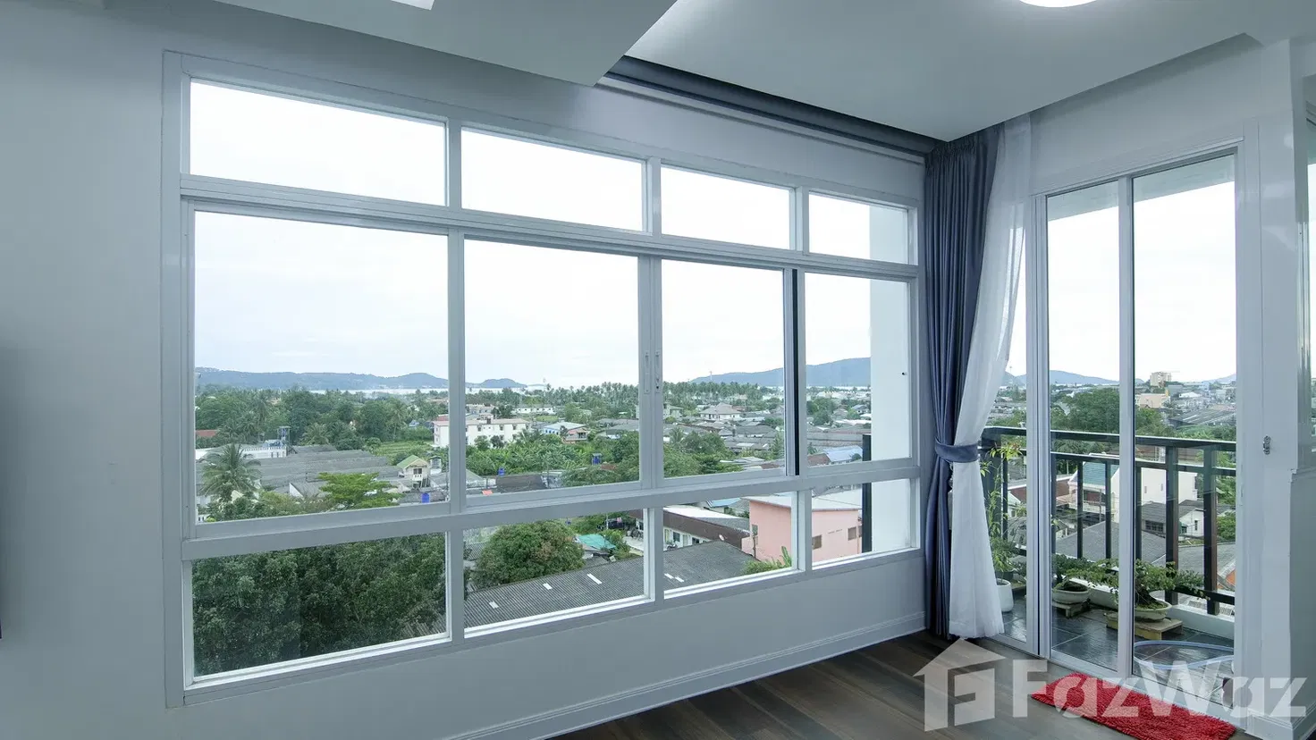 picture THE BEST 2 bedroom penthouse TOP floor CORNER Unit - 20/29