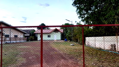 เช่าบ้านเดี่ยว สกลนคร : บ้านว่างสร้างใหม่เพิ่งเสร็จให้เช่าทั้งหลัง     พิกัดบ้านหนองบัวใหญ่อยู่หลังรั้วค่ายกฤษ   หลังสนามบิน  ฝั่งตรงข้ามโรบินสัน      สนใจติดต่อ 085-836-5157 