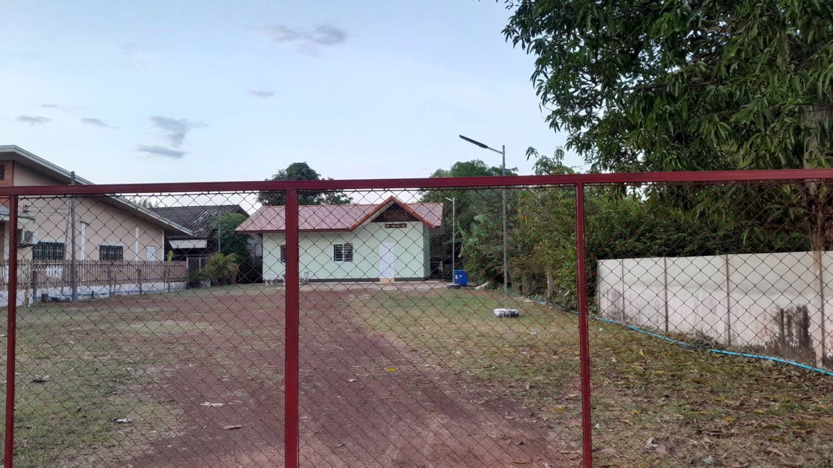รูป บ้านว่างสร้างใหม่เพิ่งเสร็จให้เช่าทั้งหลัง     พิกัดบ้านหนองบัวใหญ่อยู่หลังรั้วค่ายกฤษ   หลังสนามบิน  ฝั่งตรงข้ามโรบินสัน      สนใจติดต่อ 085-836-5157  - รูปที่ 1/10