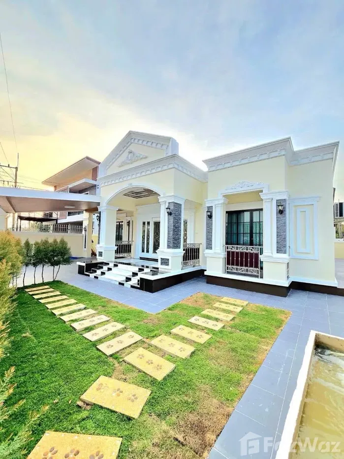 picture 3 Bedroom House for sale in Na Kluea, Chon Buri - 1/38