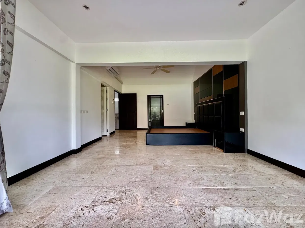 picture 3 Bedroom Villa for sale at Loch Palm Golf Club - 32/34