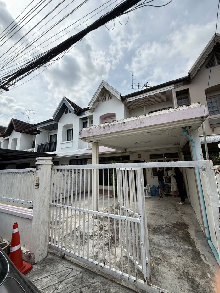 รูป ให้เช่าทาวน์เฮาส์  ซอยประชารัตน์บำเพ๊ญ 26 แถวห้วยขวาง ใกล้รถไฟฟ้า MRT เนื้อที่ 26 ตารางวา 2 ชั้น  - รูปที่ 39/39