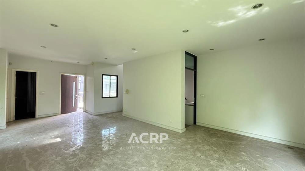 picture For Sale: 2-Storey Detached House at Serene Kanlapaphruek – Spacious Home at a Special Price! - 4/18