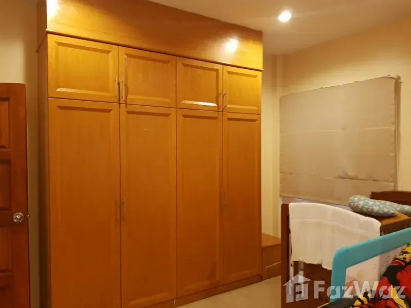 picture 4 Bedroom Villa for sale at Lakeside Court - 35/48