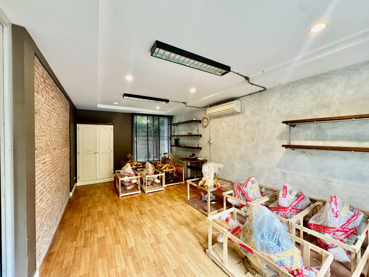 รูป ขายบ้านเดี่ยว Courtyard Villa พระราม 9 – วงแหวน สภาพดีเยี่ยม พร้อมเข้าอยู่ทันที - รูปที่ 7/19