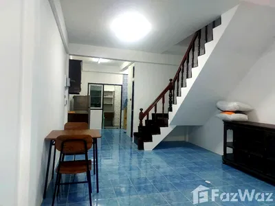 Townhouses for rent Bang Lamung Chonburi : 3 Bedroom Townhouse for rent in Nong Prue, Chon Buri
