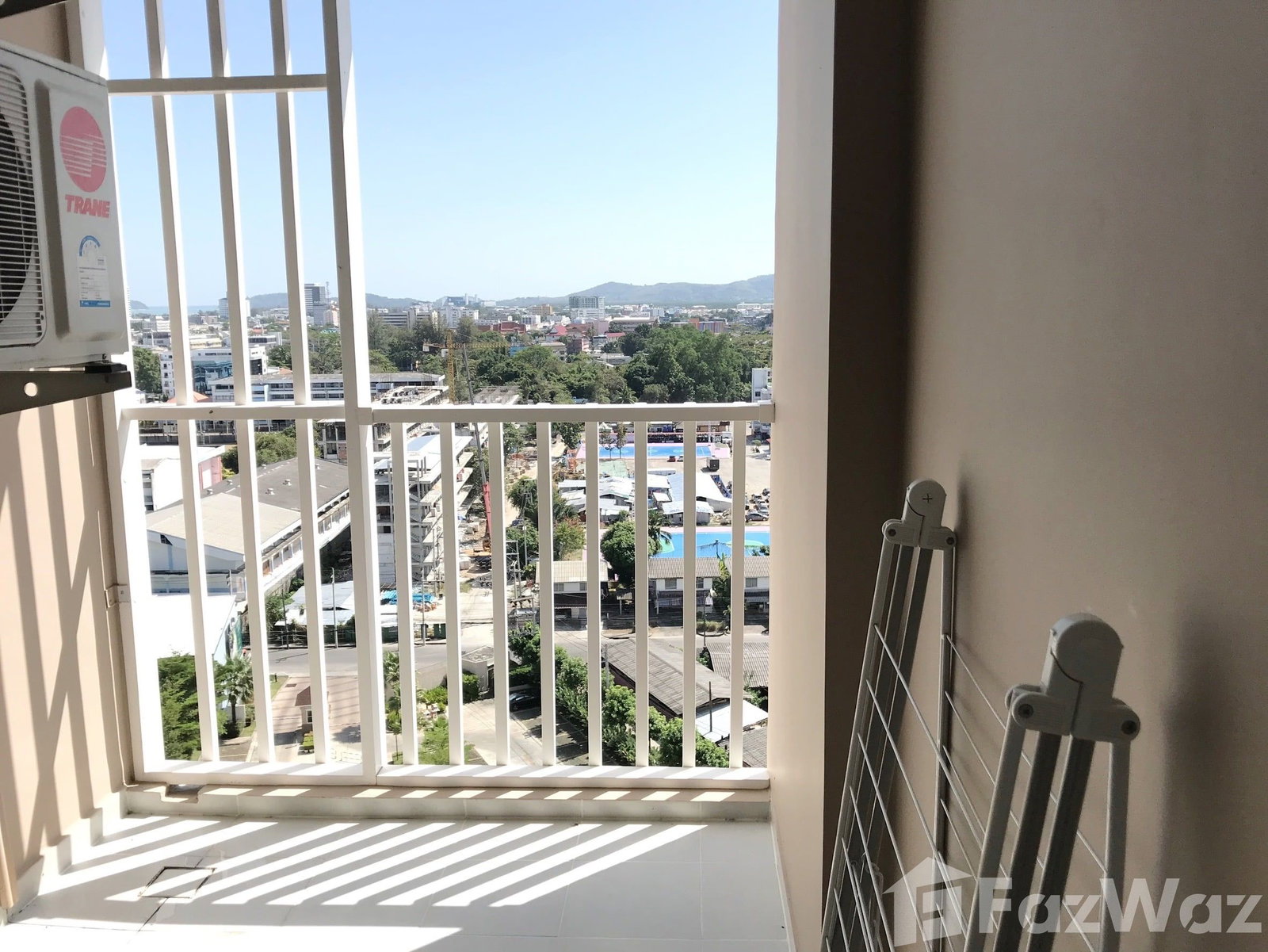 1 1883572 - image 3