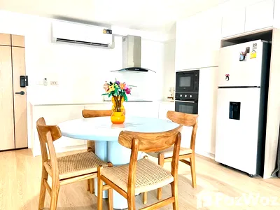 Condos for sale : Bright Cheerful Renovated Unit Great Investment
