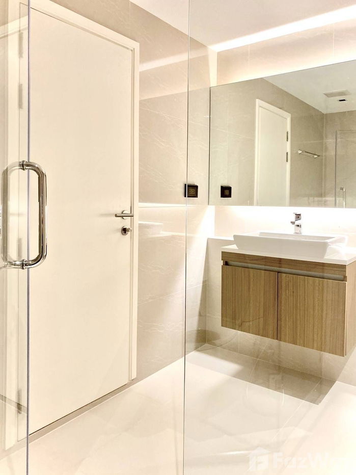 picture Live the High Life in This 2-Bedroom Bangkok Condo! - 14/14