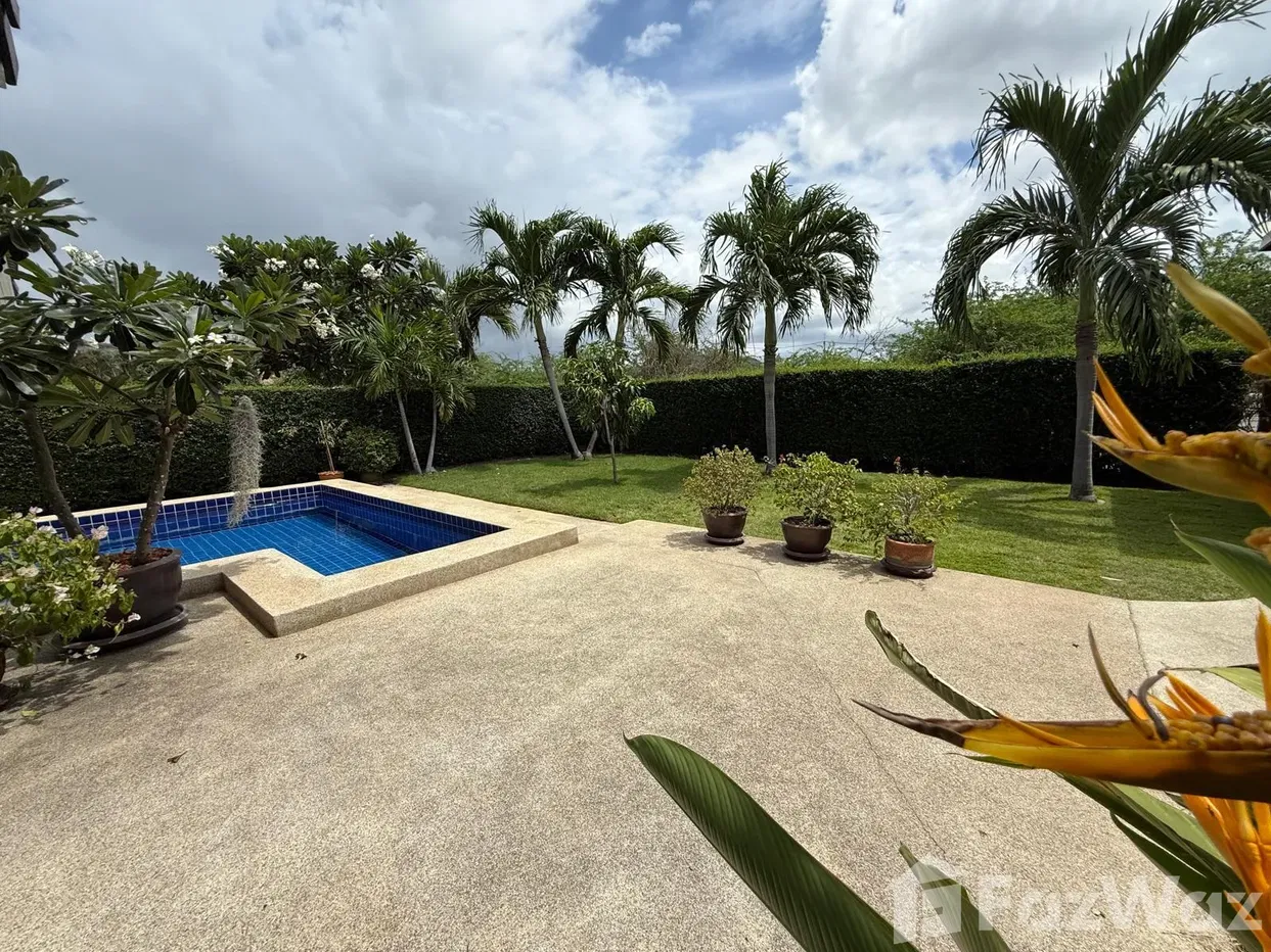 picture Charming 3-Bedroom Villa with Open Views - 8/32