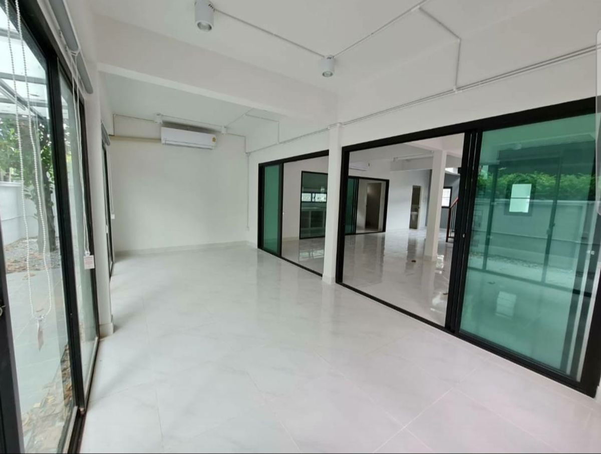 picture Home office available for rent at Chokchai 4. Company registration available. Call for an appointment. - 6/14