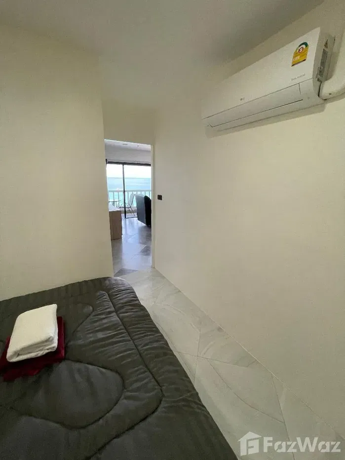 picture Oceanfront Luxury Patong Tower Condo For Sale - 23/51