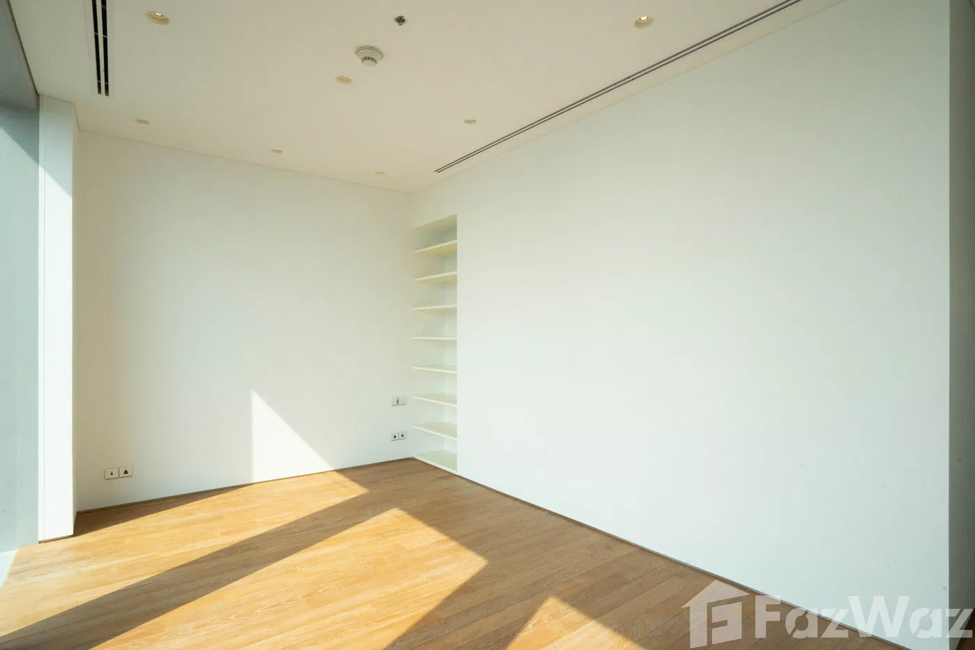 picture Amazing Pet Friendly Duplex For Sale - 5/35