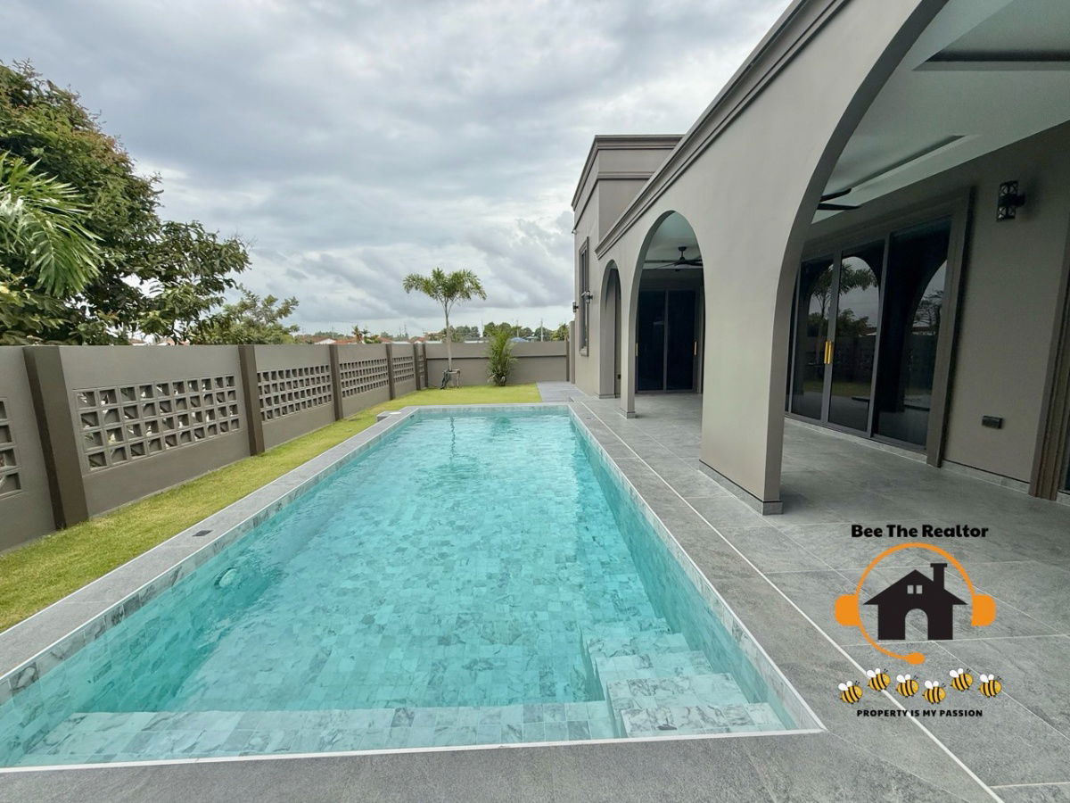 picture Luxury Pool Villa for Sale – Mabprachan Area - 12/29