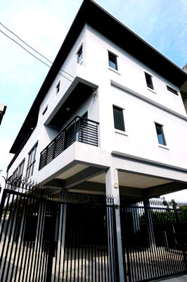 Home office for rent Prawet : For Rent: 3-Storey Office Building / Home Office, Rama 9 Area, near The Nine Rama 9.