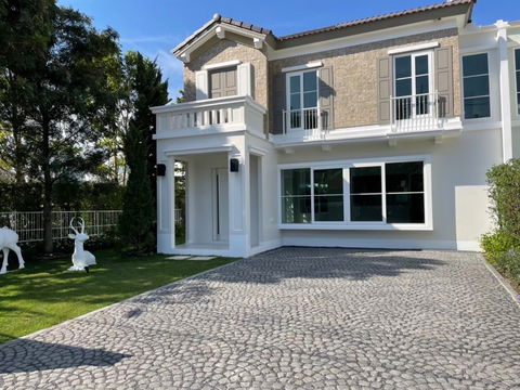 Urgent sale of a detached house, Anya Bangna-Ramkhamhaeng 2 project
