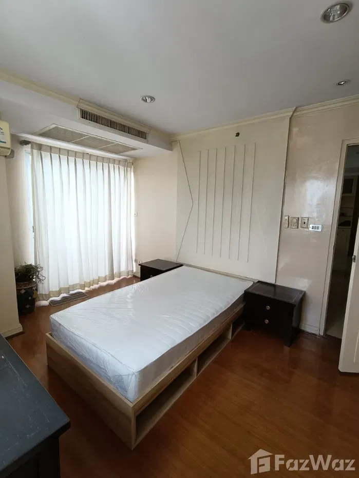 picture MODERN, LARGE, GOOD LOCATION - 10/14