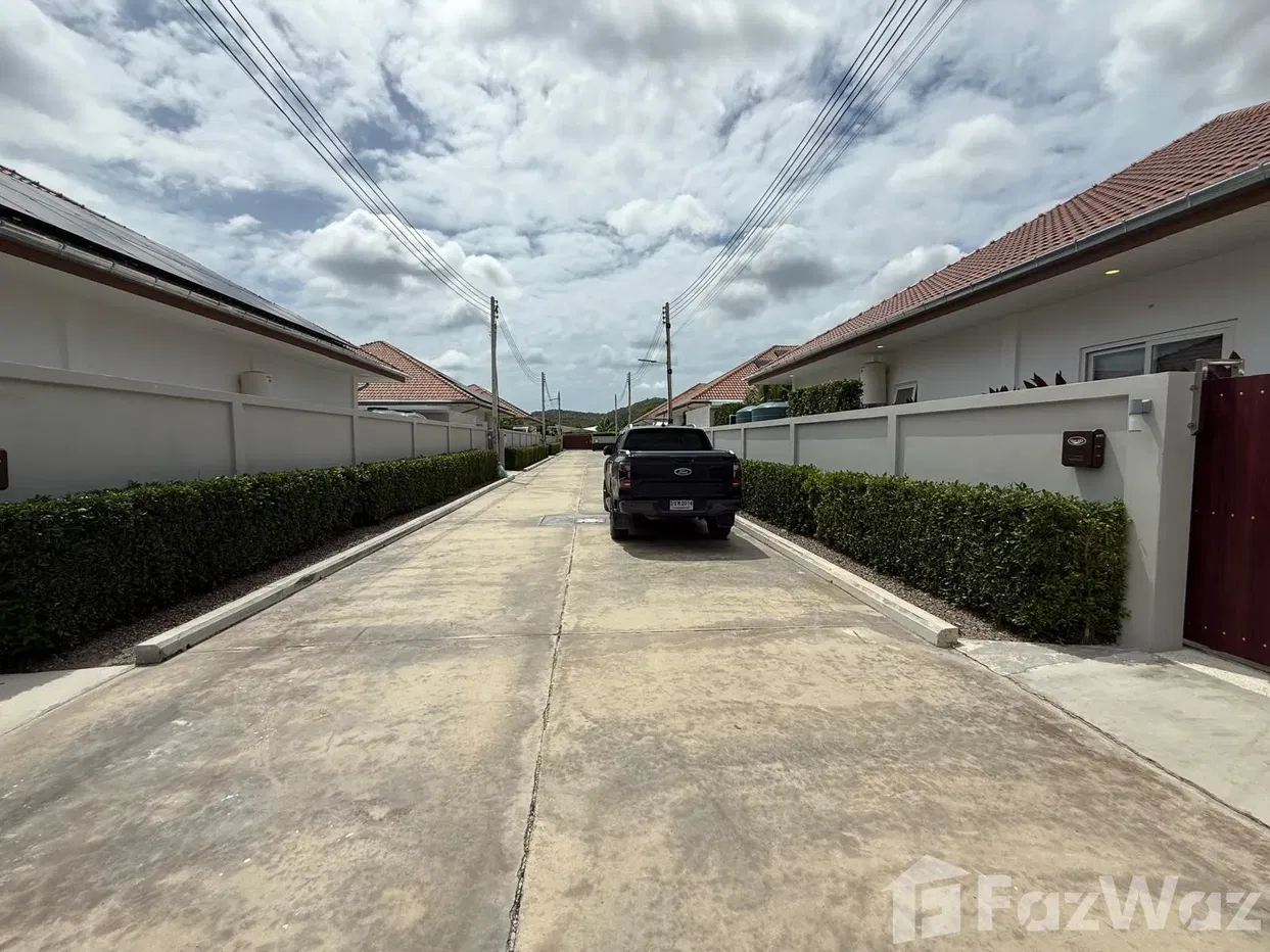 picture Spacious 3 bed 2 bath Home with Scenic Views and Privacy - 44/50