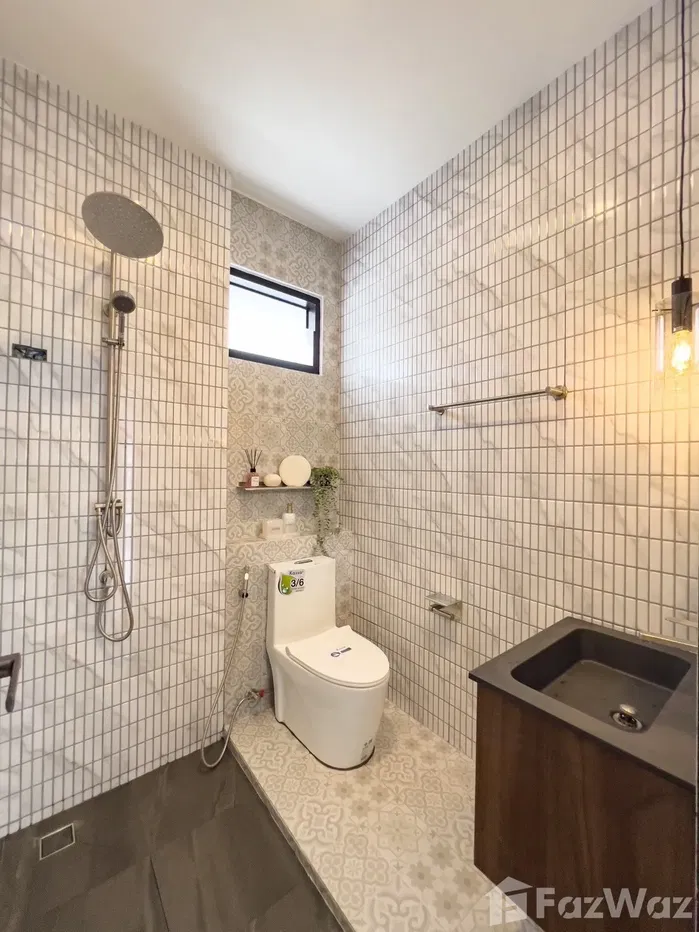 picture Detached 3-Bedroom Renovated Corner Unit in Neramit 3 - 15/16