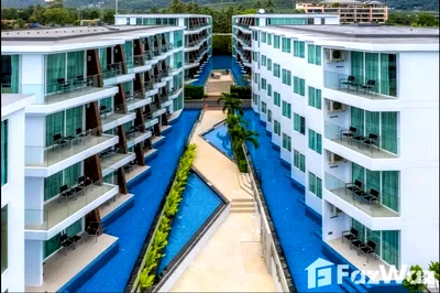 Condos for rent : Pool Access Condo on Rawai Beach 2699257