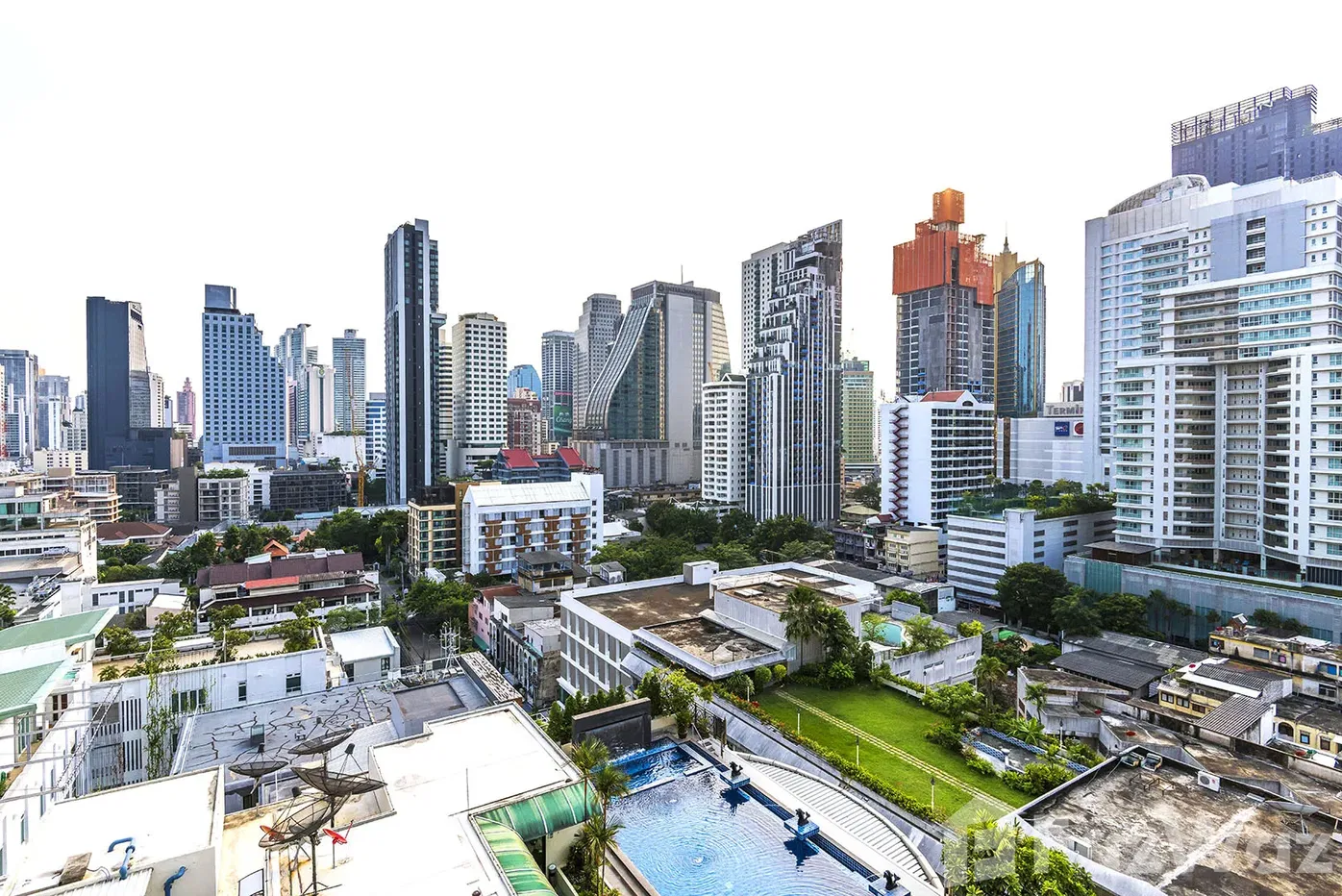 picture Cozy 1-bedroom modern condo close to BTS Asoke for RENT - 11/20