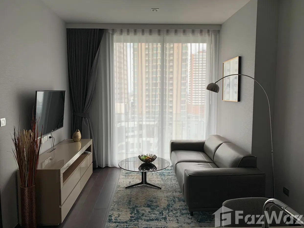 picture Fully furnished 1-bed corner unit, 50m to BTS Thonglor - 1/7