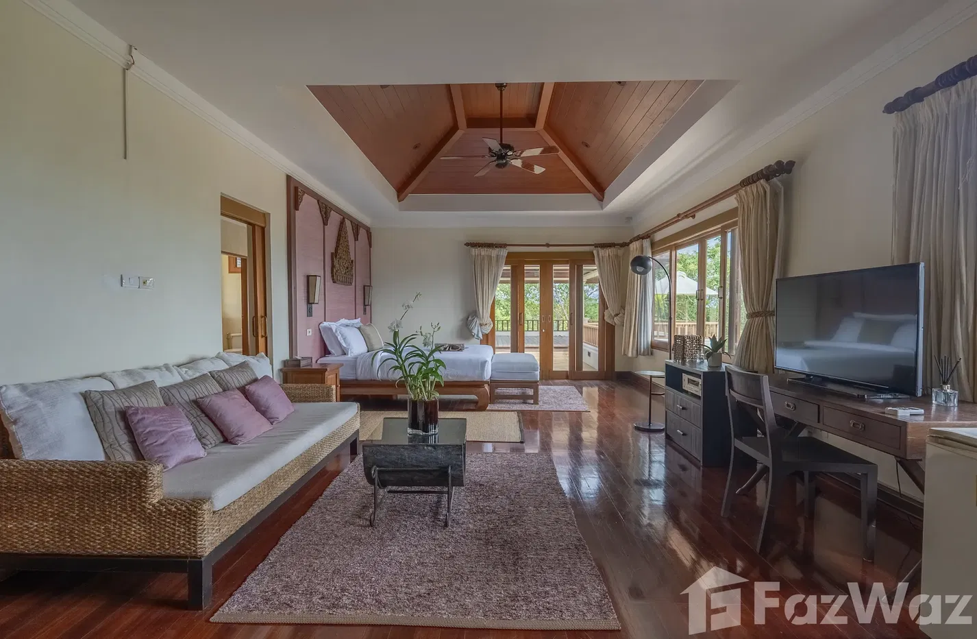 picture 5 Bedroom villa at Lakewood - 4/26