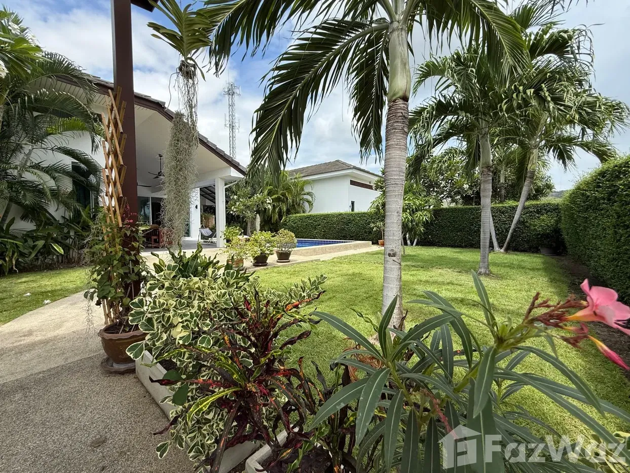 picture Charming 3-Bedroom Villa with Open Views - 5/32