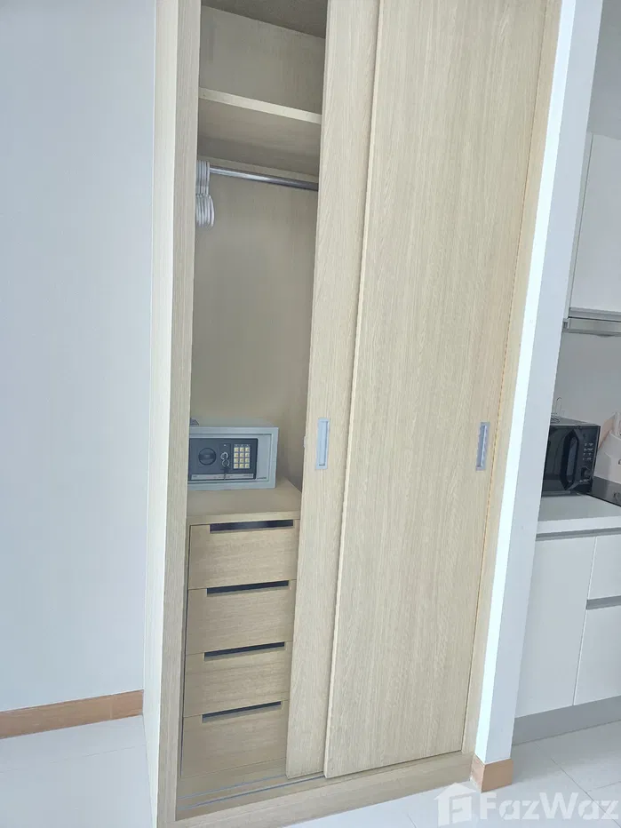 picture Modern Studio Condo for Sale in Coastal Rawai of Phuket - 6/18