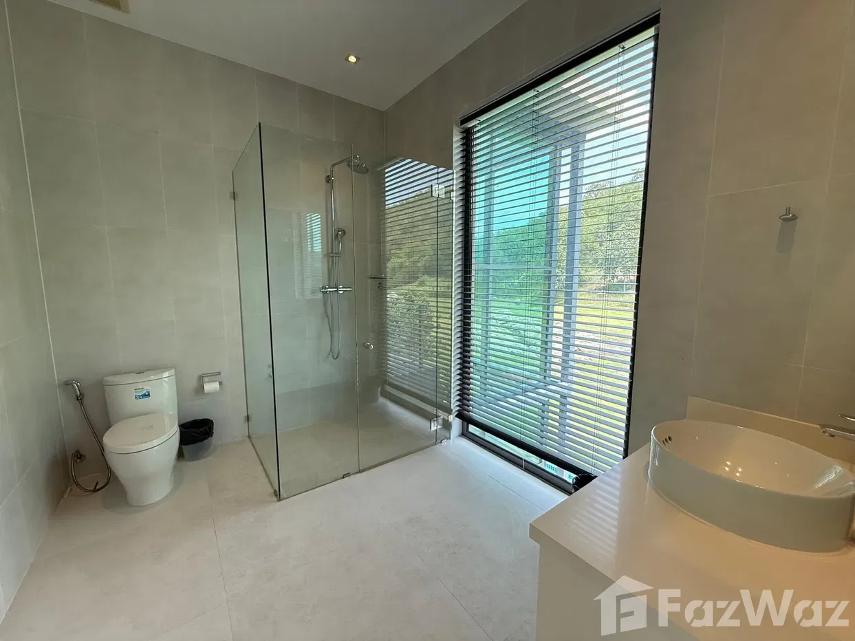 picture Exceptional 4-Storey Villa at Black Mountain Golf Resort - 75/83