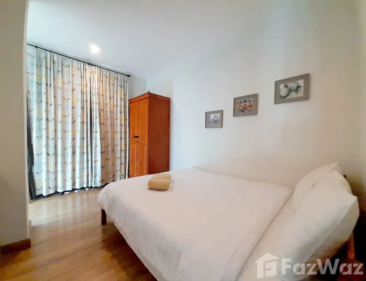 picture Spacious Corner Condo | 2 Bedrooms, 2 Bathrooms with Balcony 5653043 - 9/17