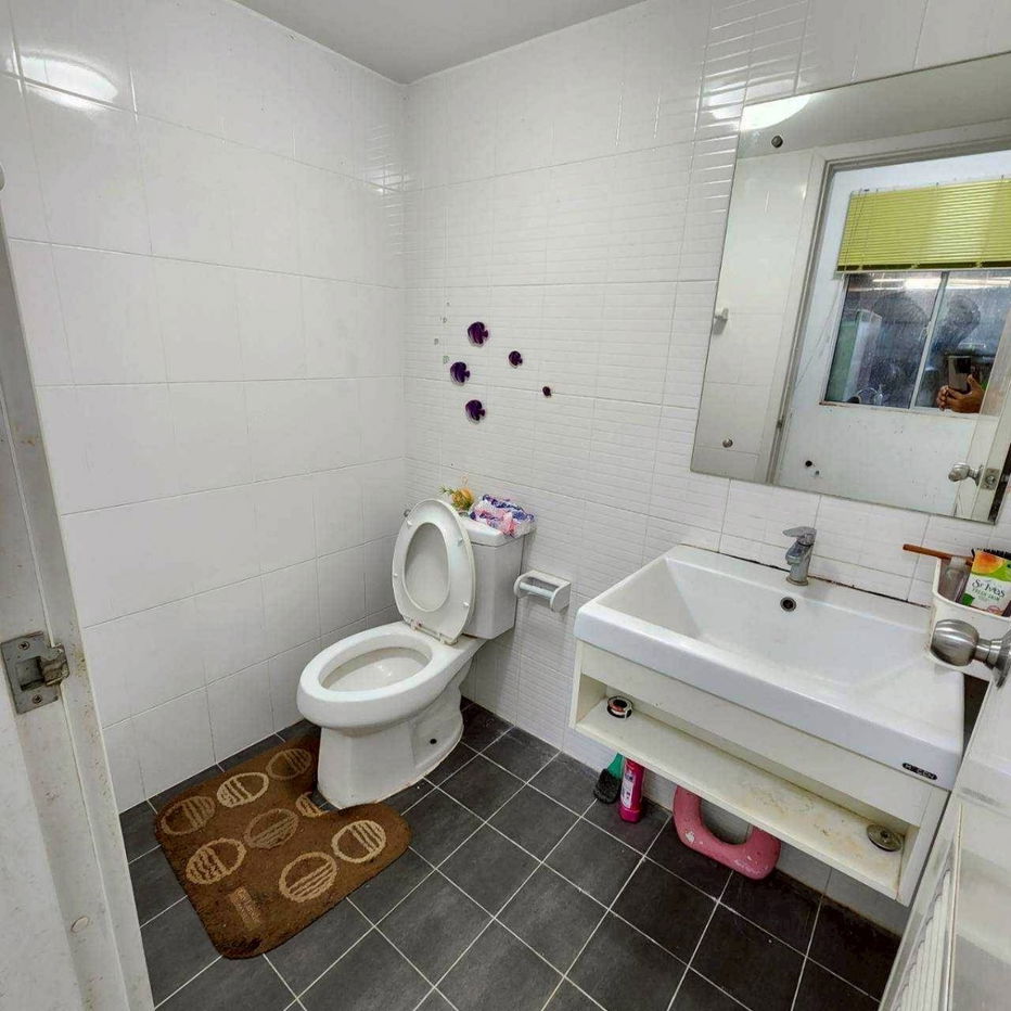 picture Townhouse for rent, 2 floors, The Connect Village 12a, King Kaew 37, front of house next to garden (N.1817) - 5/9