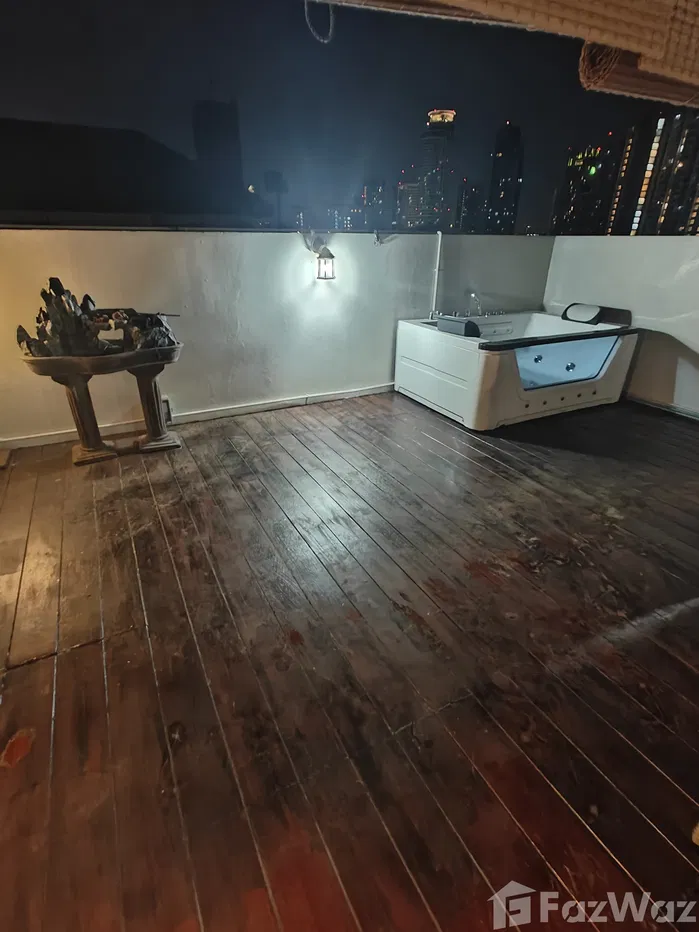 picture Large Two bedroom Duplex Excellent Value - 18/19