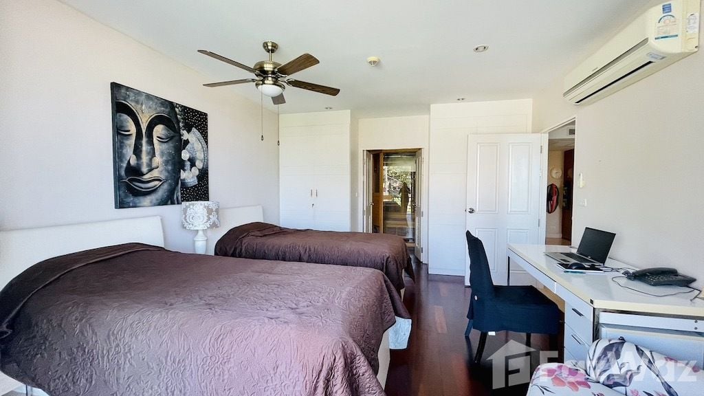 picture 1 Bedroom Condo Foreign Freehold with Sea View for Sale - 11/14