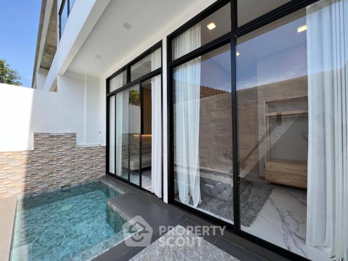 picture 4-BR Townhouse close to Central Pattaya (ID 1855480) - 7/11