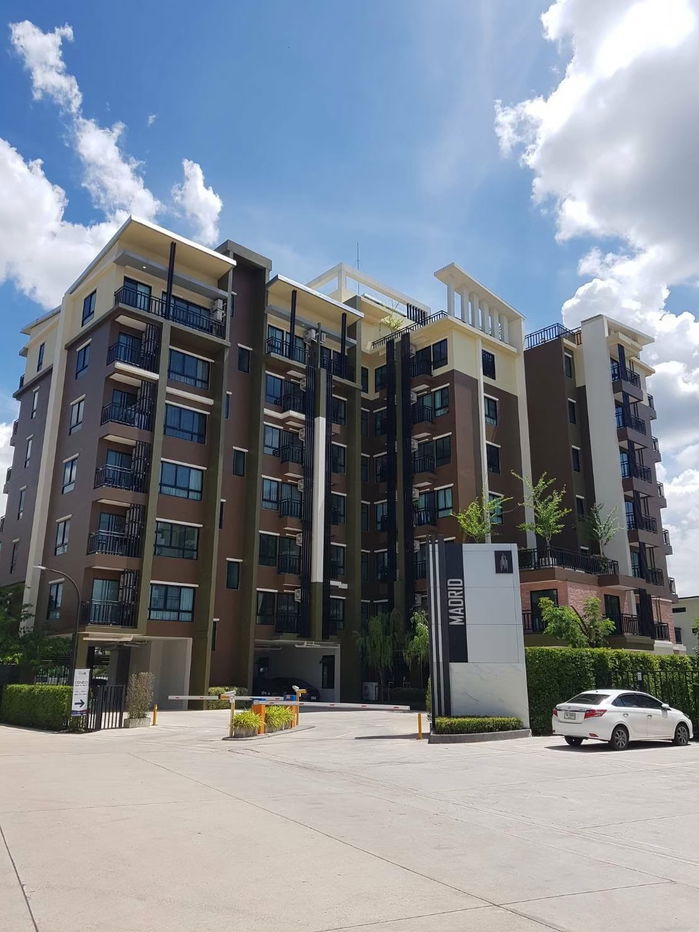 picture 1 bedroom, new building, cheap price, 8,500 baht, 3rd floor, fully furnished, as shown in the picture, nice room, very good value - 22/25