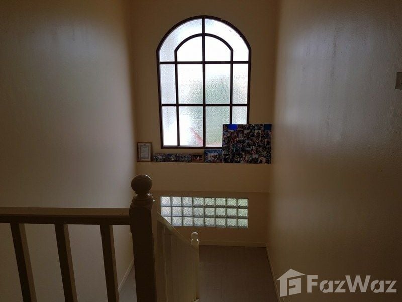picture 4 Bedroom Villa for sale at Lakeside Court - 46/48