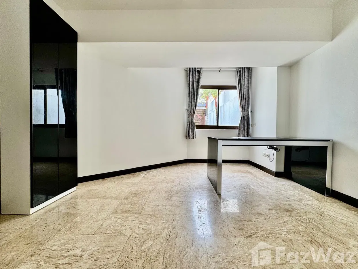 picture 3 Bedroom Villa for sale at Loch Palm Golf Club - 15/34